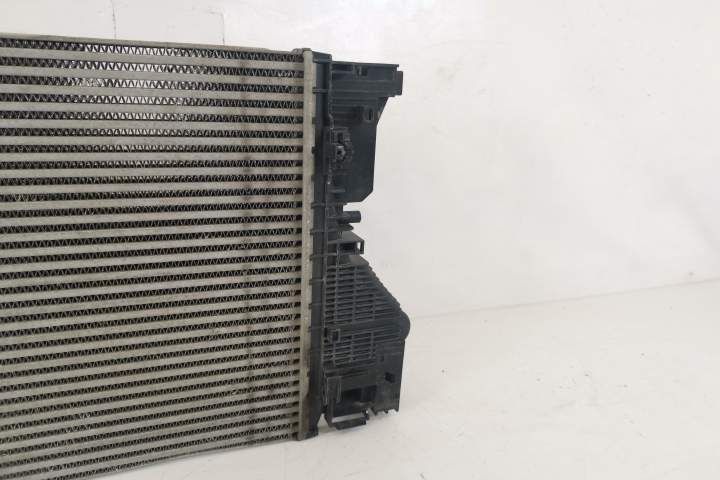 Оригинален Радиатор За Въздух Интеркулер В Добро Състояние Мерцедес-Бе
