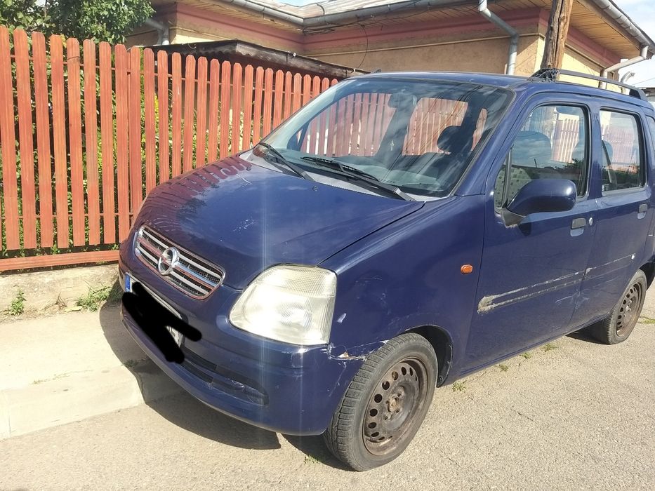 Vând Opel Agila.