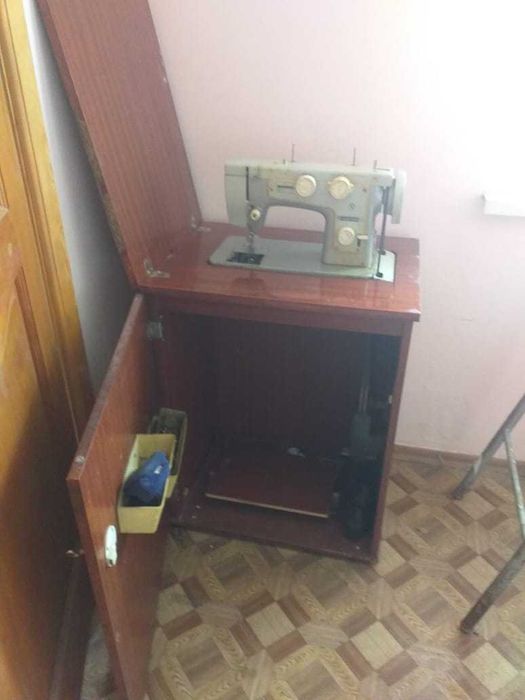 швейная машинка в рабочем состоянии