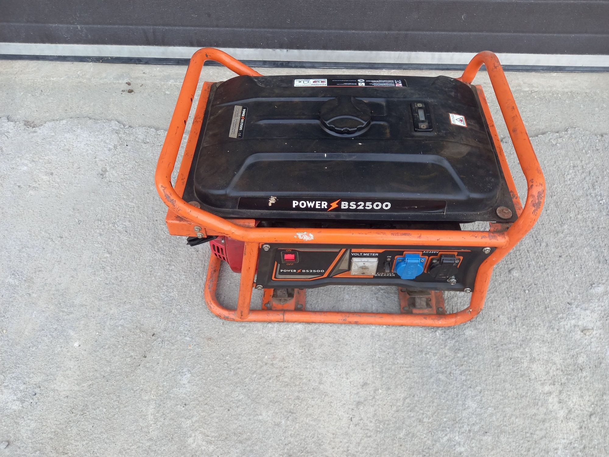 Generator de curent pe benzina
