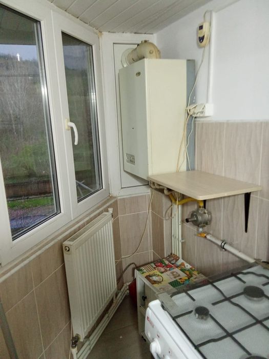 Închiriez garsoniera