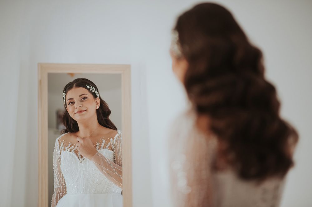 Vand rochie  de mireasa  facuta pe comanda.