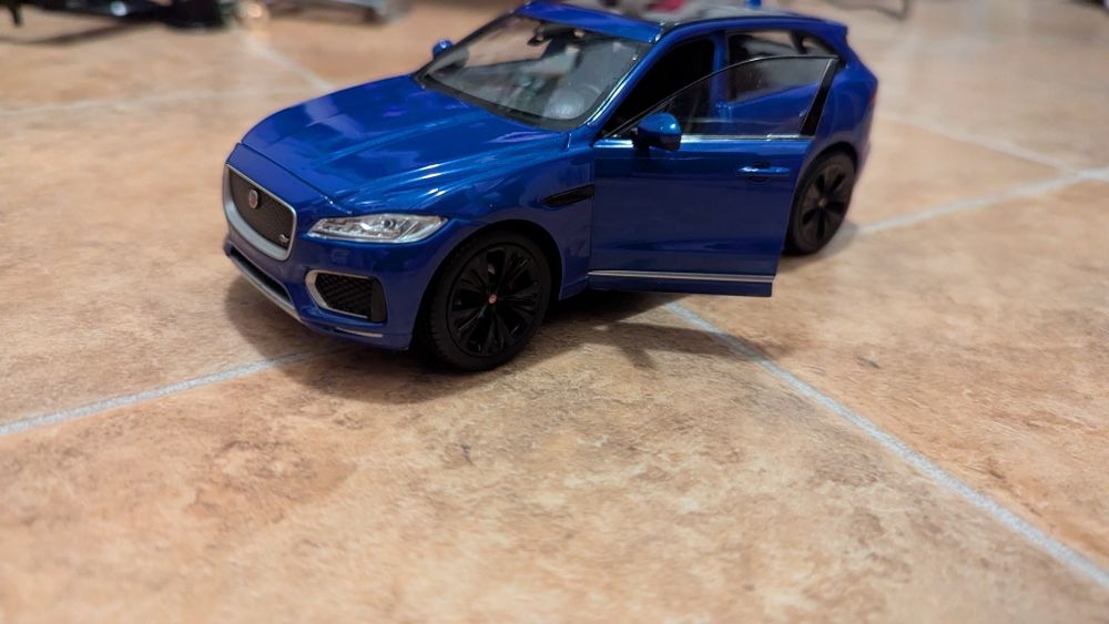 Macheta Jaguar F-Pace 1:24