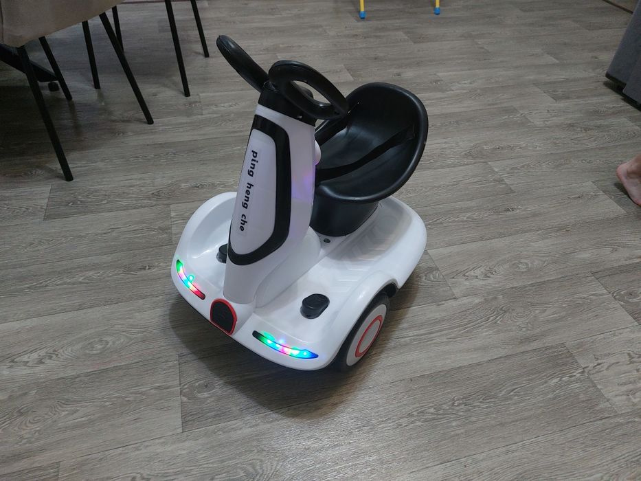 Электромобиль детский