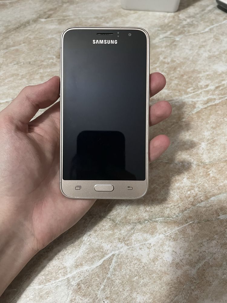 Samsung Galaxy J1 (2016)