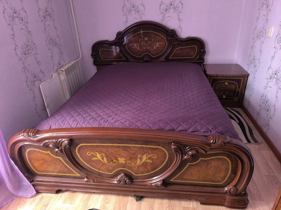 Продам спальный гарнитур