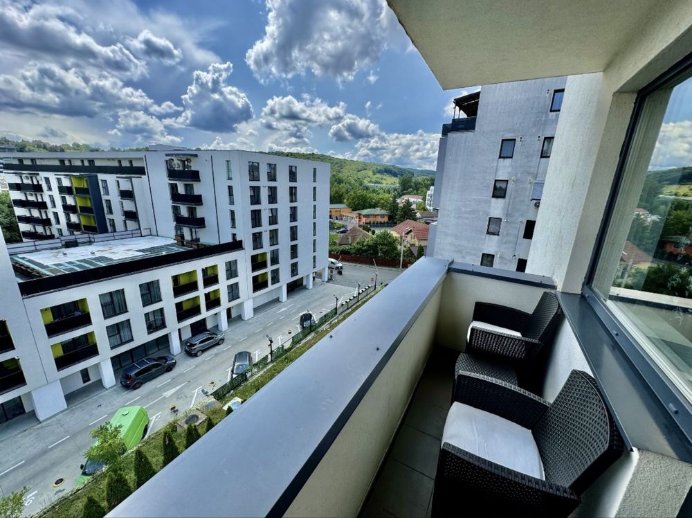 Inchiriez Apartament Delux Rrgim Hotelier.