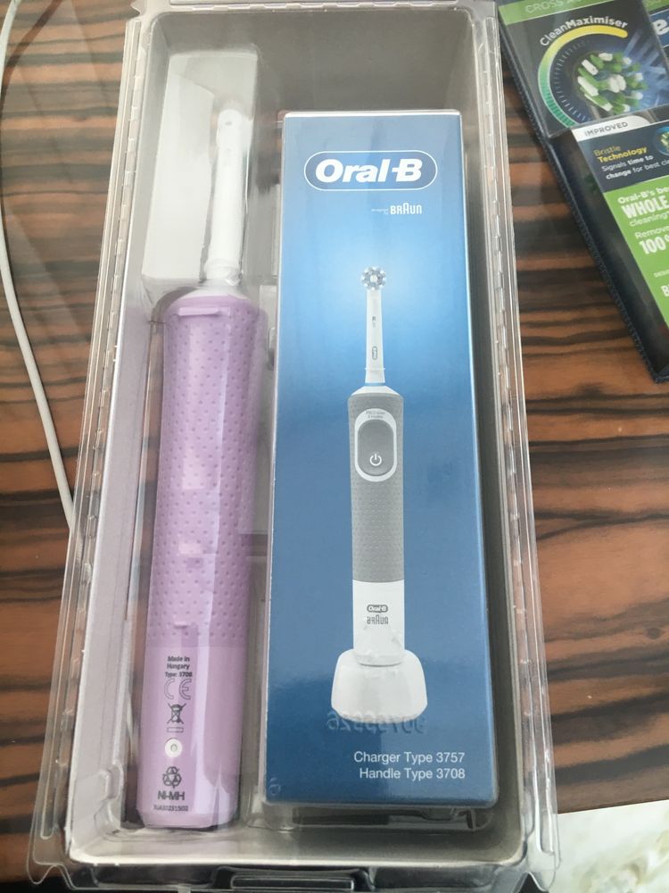 Нова електрическа четка Oral-B Vitality PRO PRO