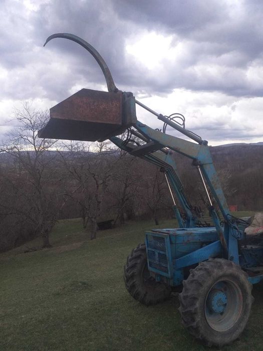 Vând tractor same4×4