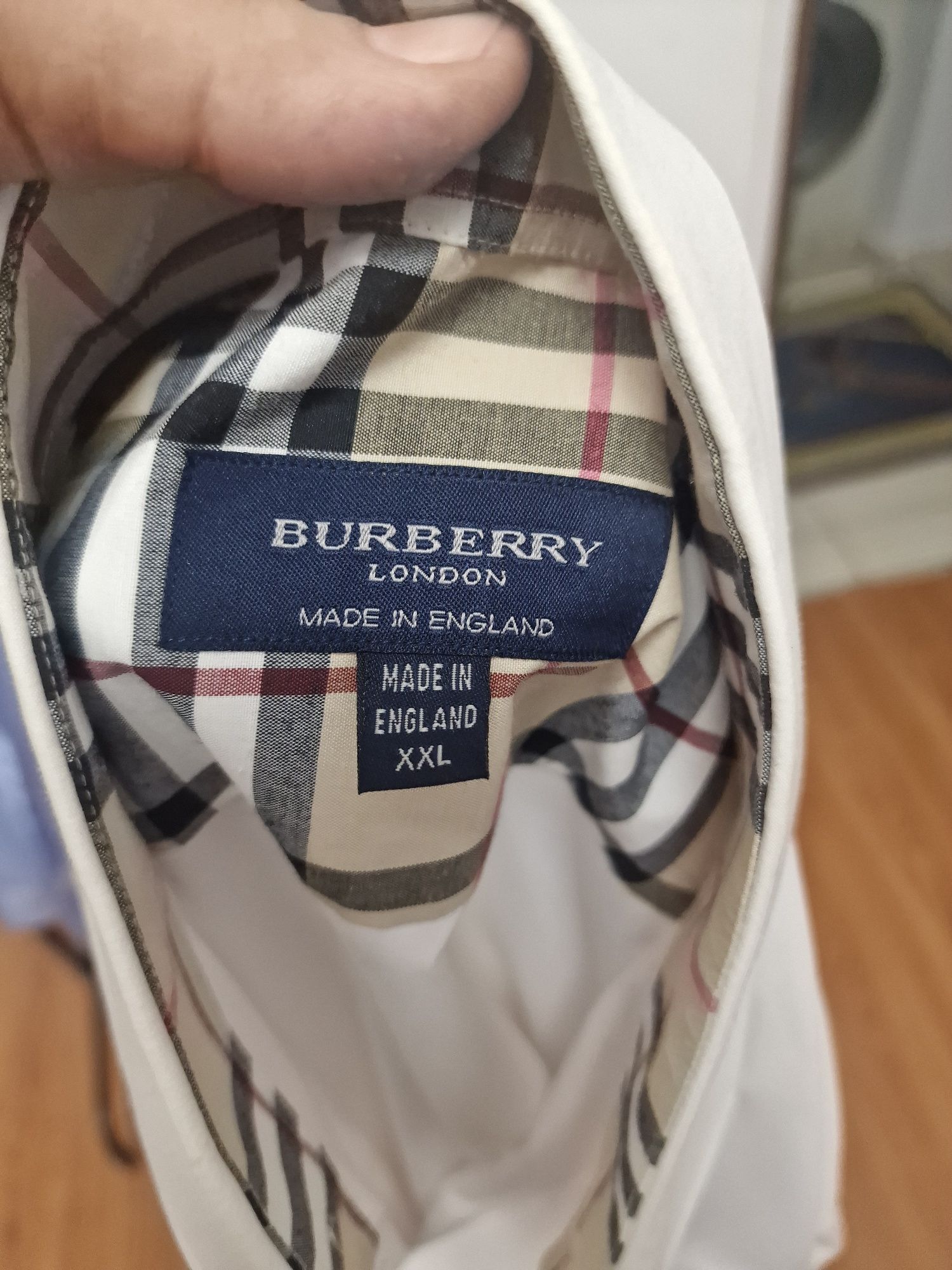 Cămașă Burberry Alba si Bleu deschis , măsura XXL