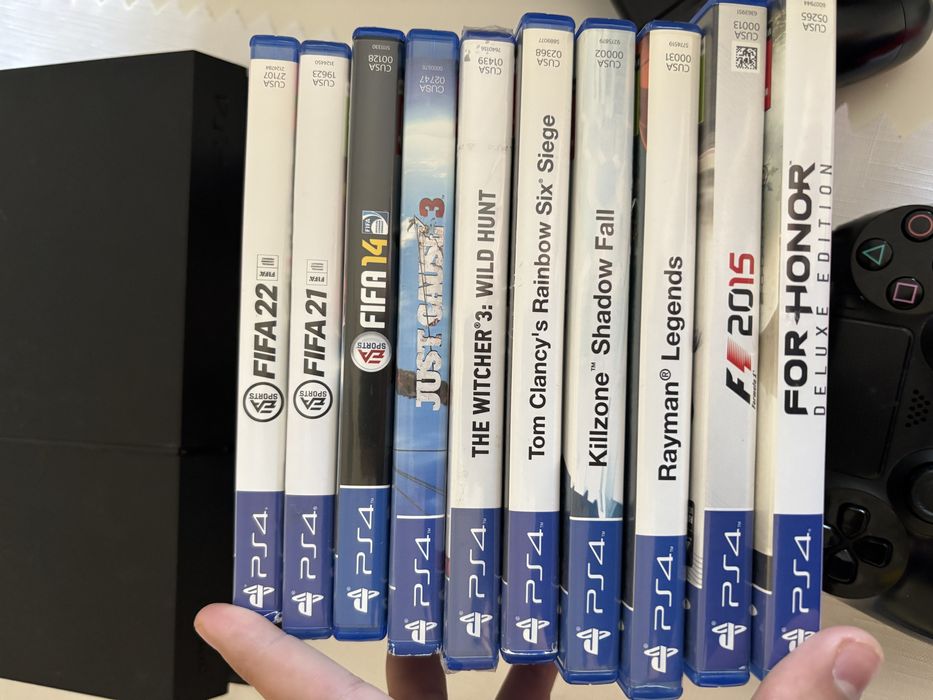 Playstation 4 1TB + 2 manete + Fifa