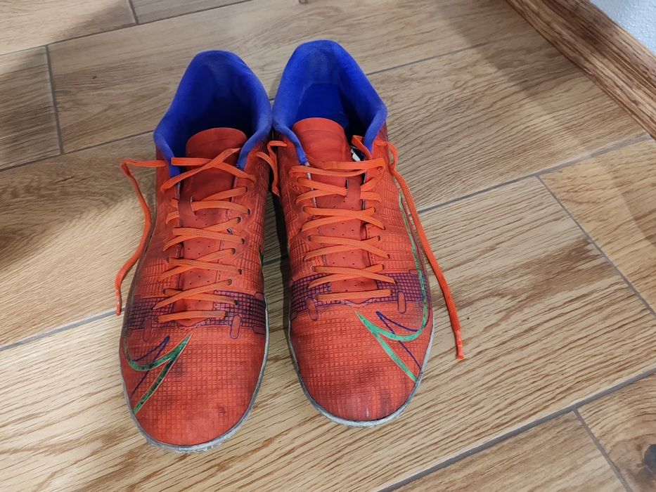 Vând ghete de sintetic 27 cm!