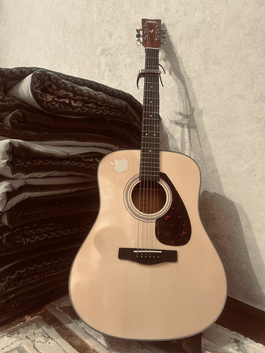 Гитара Yamaha f600