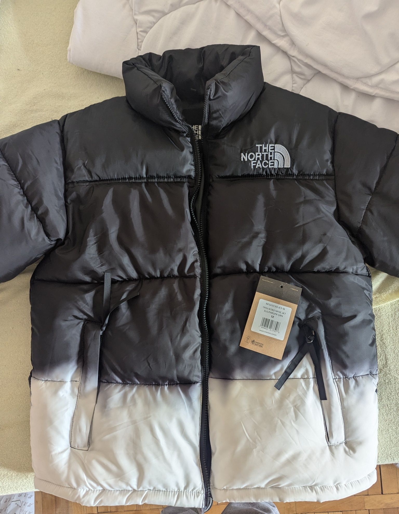 Geaca The North Face 700 alb/negru puffer