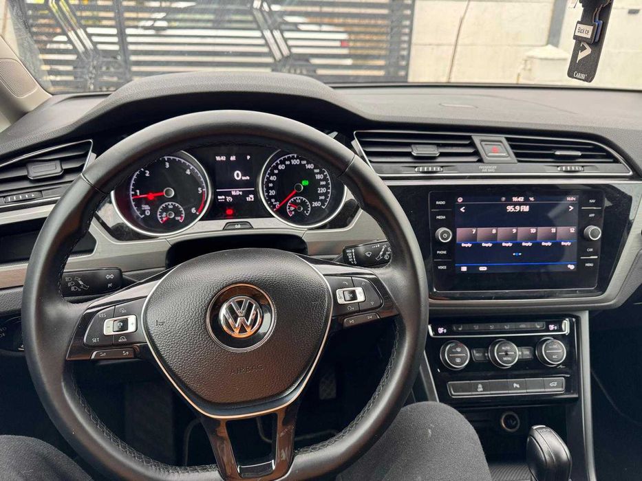 Volkswagen Touran 2.0 TDI - 2018 - 7 locuri