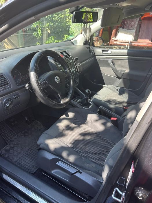 Volkswagen GOLF 5