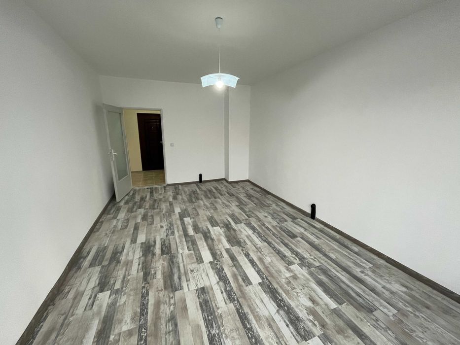 Продава се Двустаен апартамент в Казанлък - 75 кв.м за 1666 €/кв.м - Снимка #1