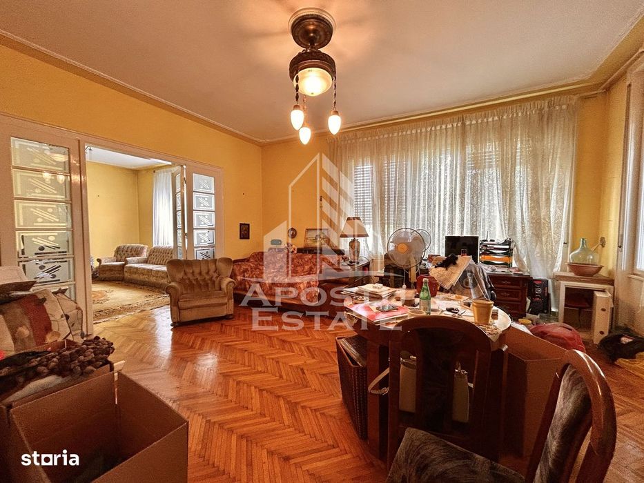 Apartament 3 camere spatios, in zona Ultracentrala cu garaj