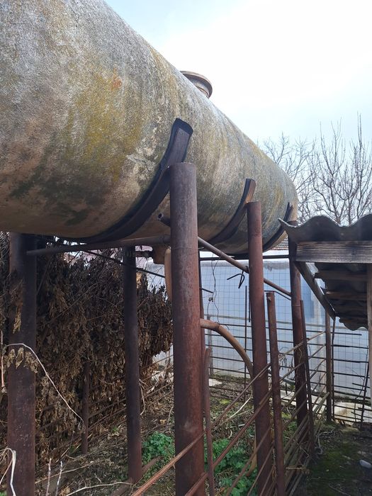 Vând cisterna apa 2500l, fibra de sticla cu suport sustinere