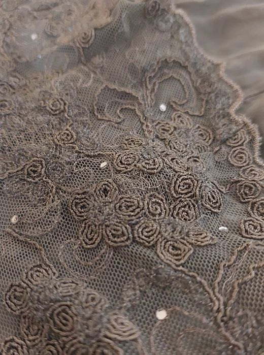 Къса сива рокля на цветя