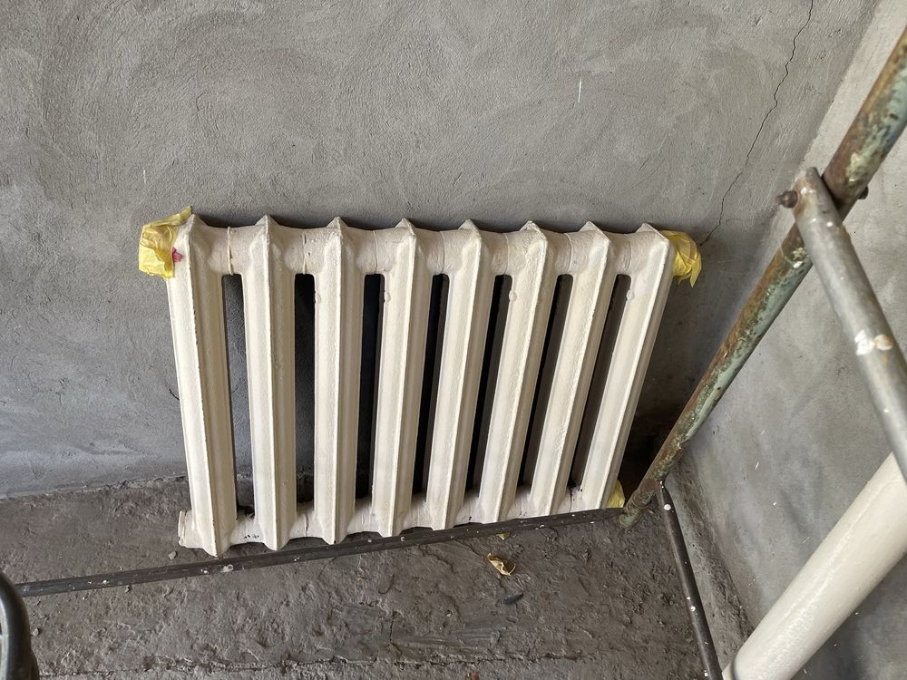 Продам чугунную батарею (стояла на частном доме)