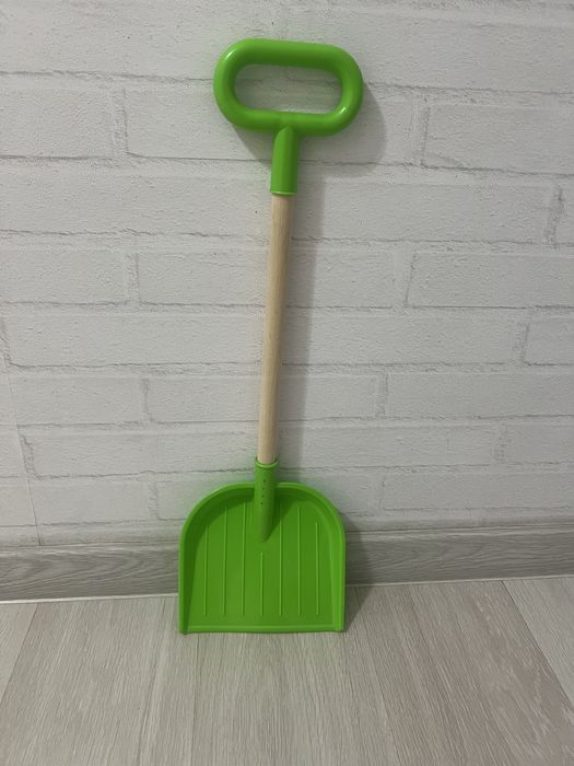 Продам детскую лопатку