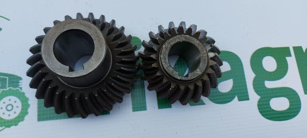 Pinion elicoidal cositoare