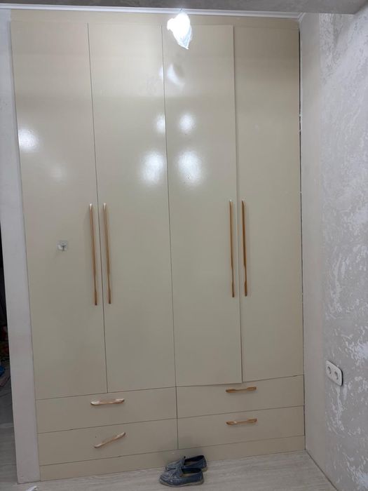 Продам встроенный шкаф