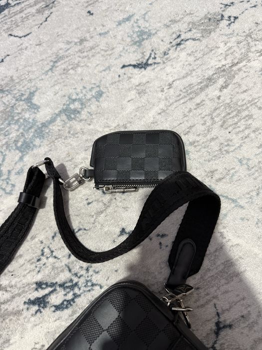 Louis vuitton чантичка