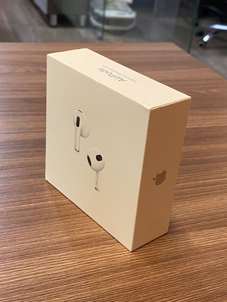 Airpods with Lightning Charging Case (3rd generation)