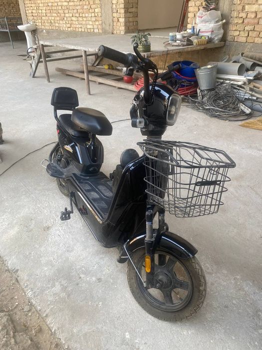 Bonvi chontak skuter sotiladi