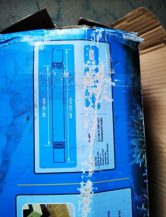 Vând lampa acvariu Fluval T5 H0 cu led albastru de veghe