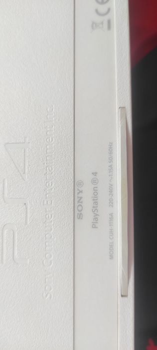 PlayStation 4 (CUH-1116A) + EA FC 25 (Real Madrid Premium Edition)