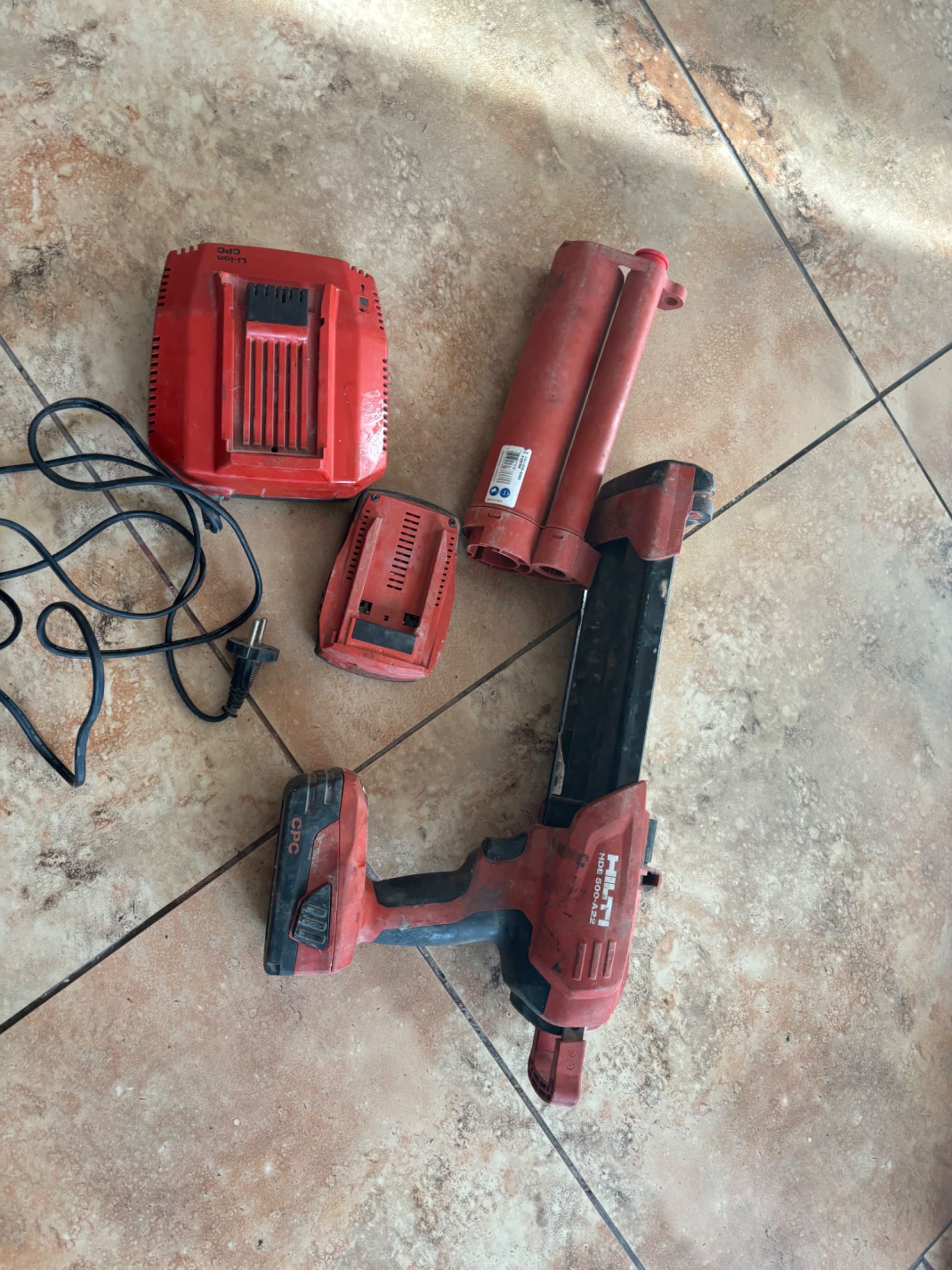 Pistol hilti HDE 500-A22 +10 tuburi ancora chimică