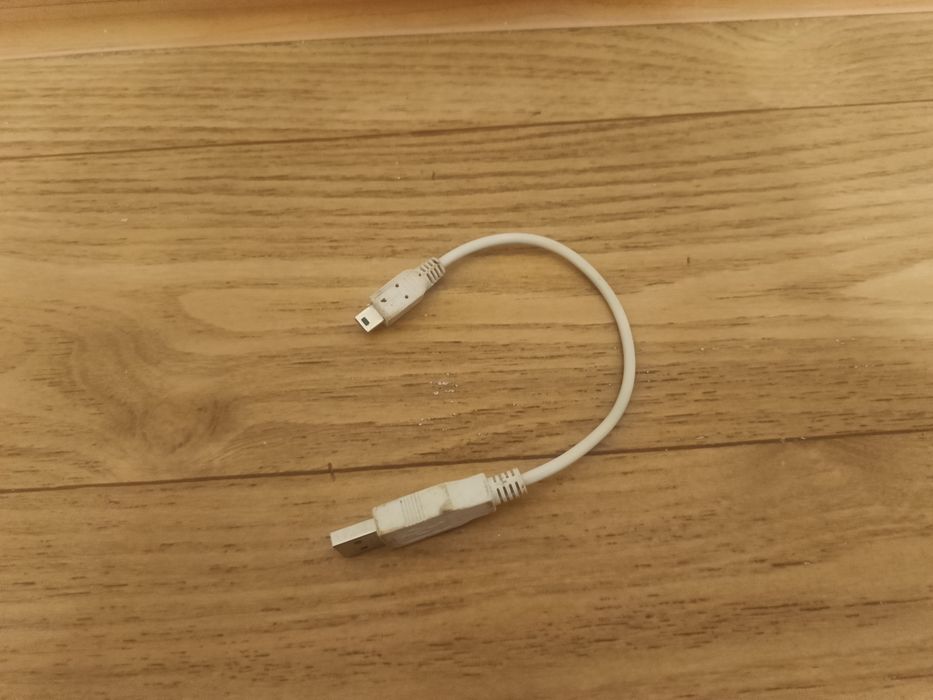 Очень много разъёмов для устройств.