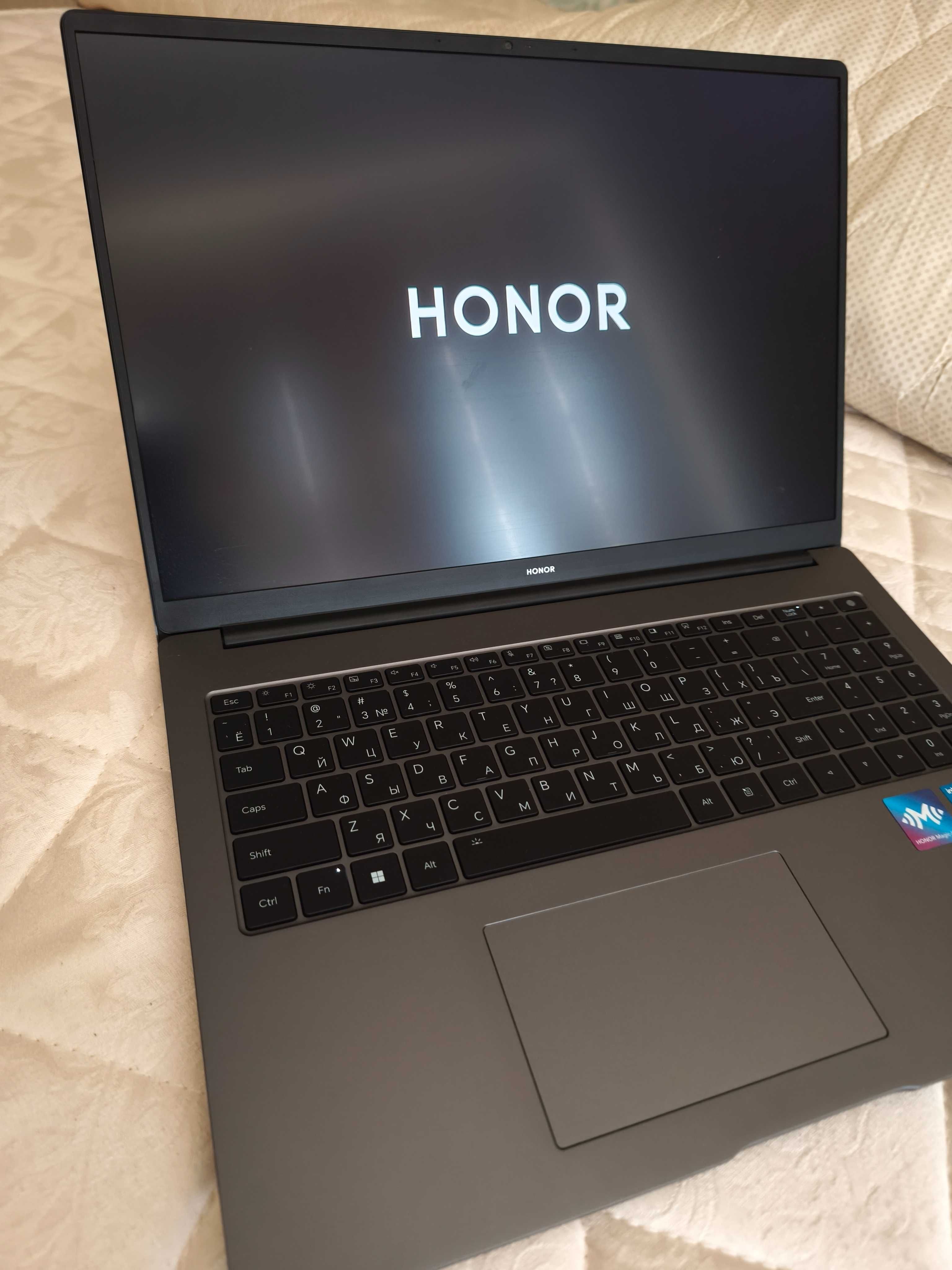 Notebook honor magicbook x16 noviy