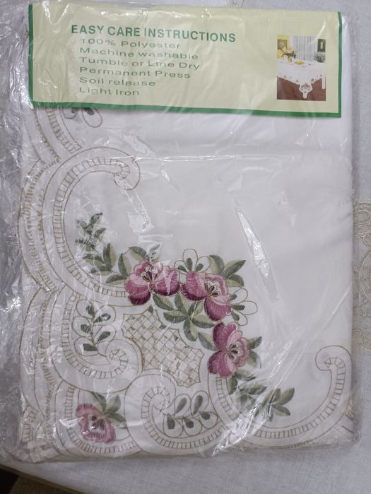 Скатерть полиэстер.