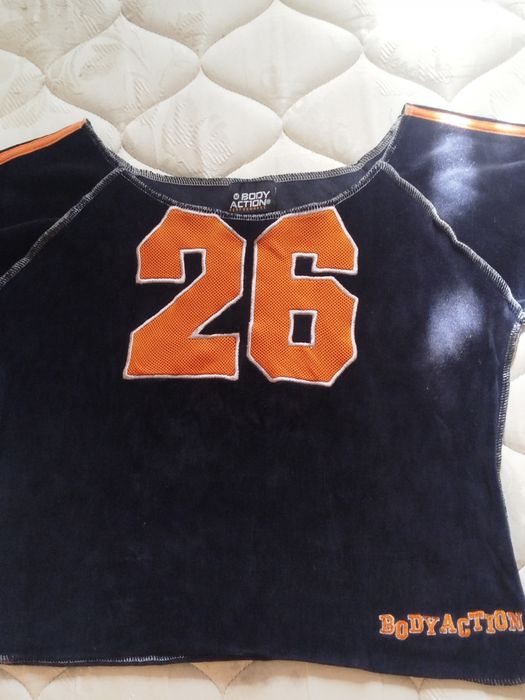 Продам прикольную кофточку