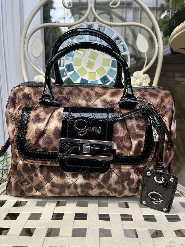 Дамска чанта Guess