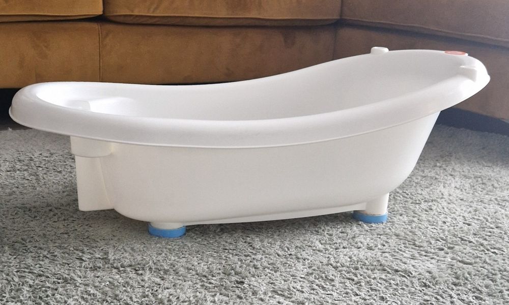 Cadita alba pentru bebe