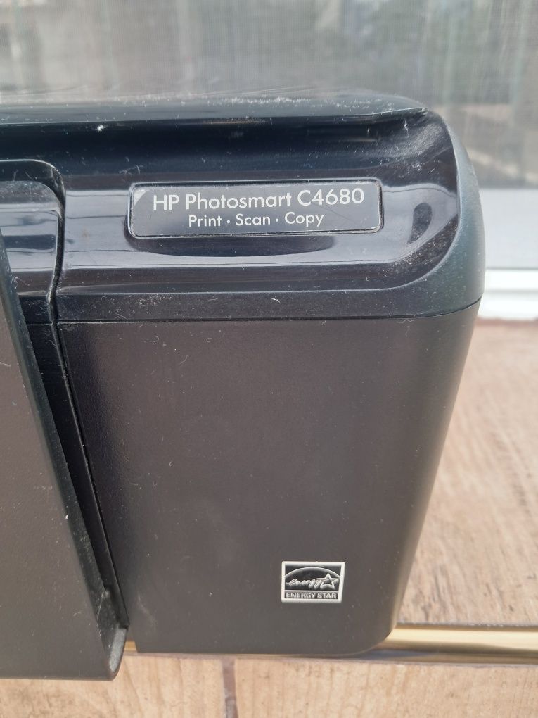 Принтер hp photosmart c4680 масленоструен
Принтера работи много добре,