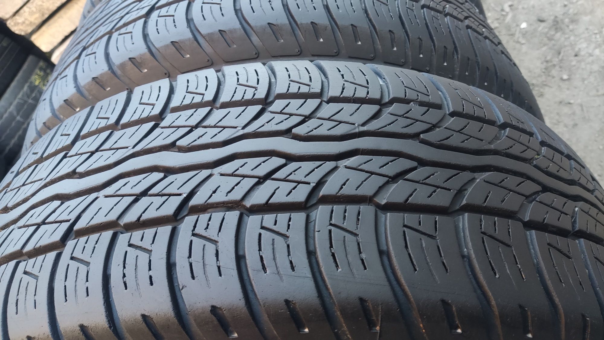 4бр гуми 235/60/16 Bridgestone Dueler/ М+S
6-6,6mm грайфер
Добро състо