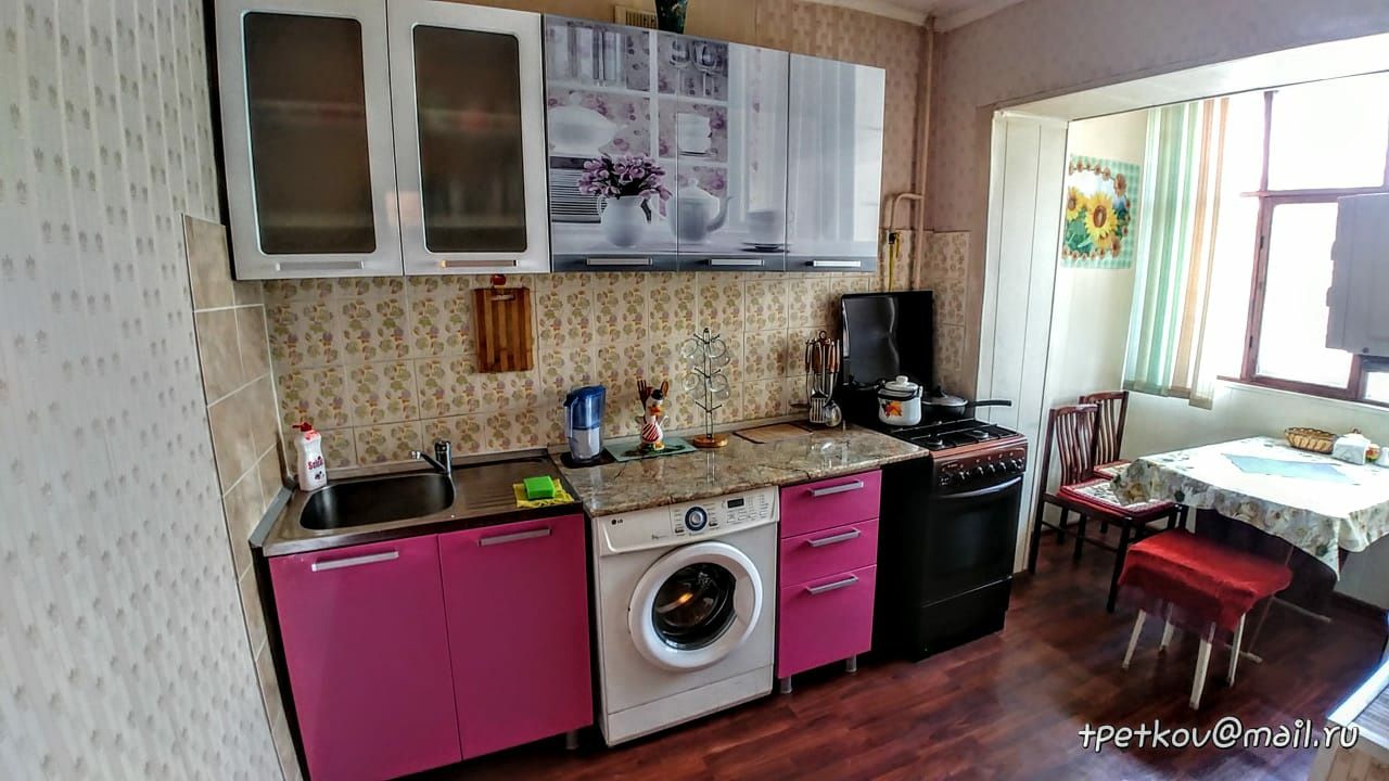 Сдается с бойлером чистая ,2 ком 8 микр-12000,1 ком.3"б" микр.-8000.