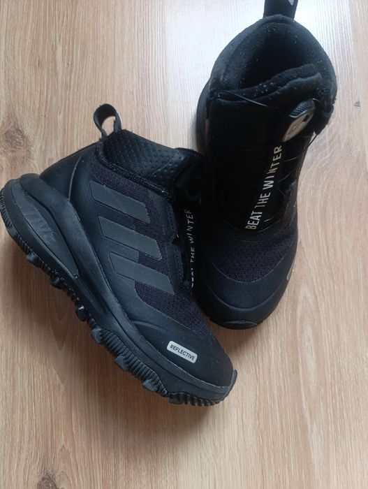 Боти Адидас 33н черни. и 36н черно и електриково