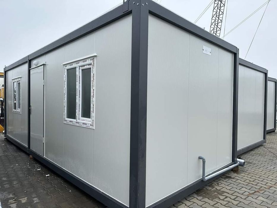 Vand containere de locuit sau de șantier
