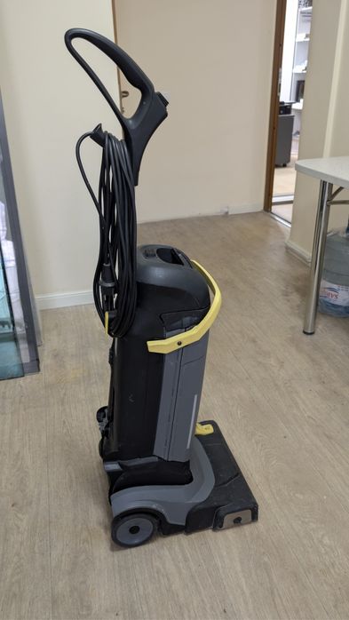 Моющий пылесос karcher