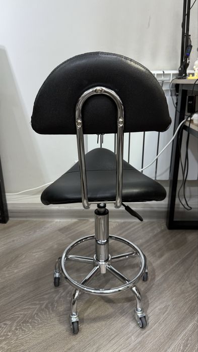 Стул седло в идеальном состоянии