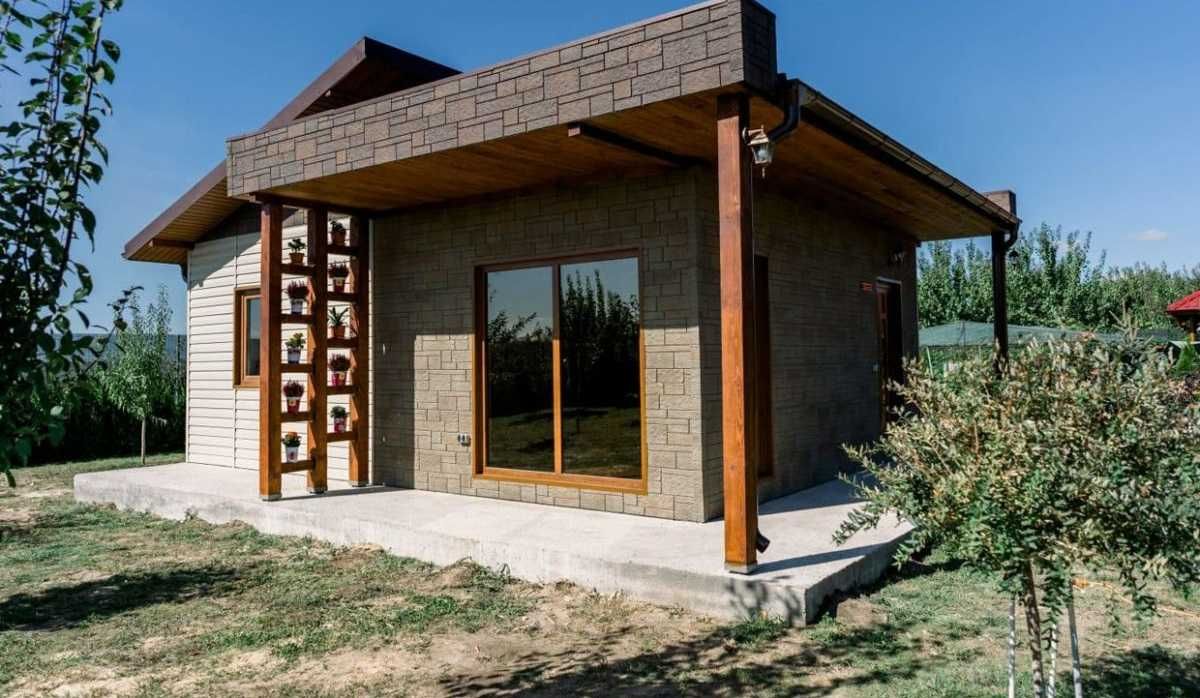 Casa Modulara si Garaje auto, pe structura metalica si panou sandwich