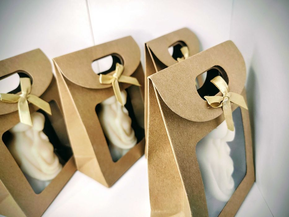 Cuplu - marturie decorativa parfumata din ceara de soia 100%