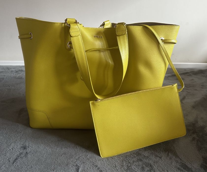 Неонова чанта Furla